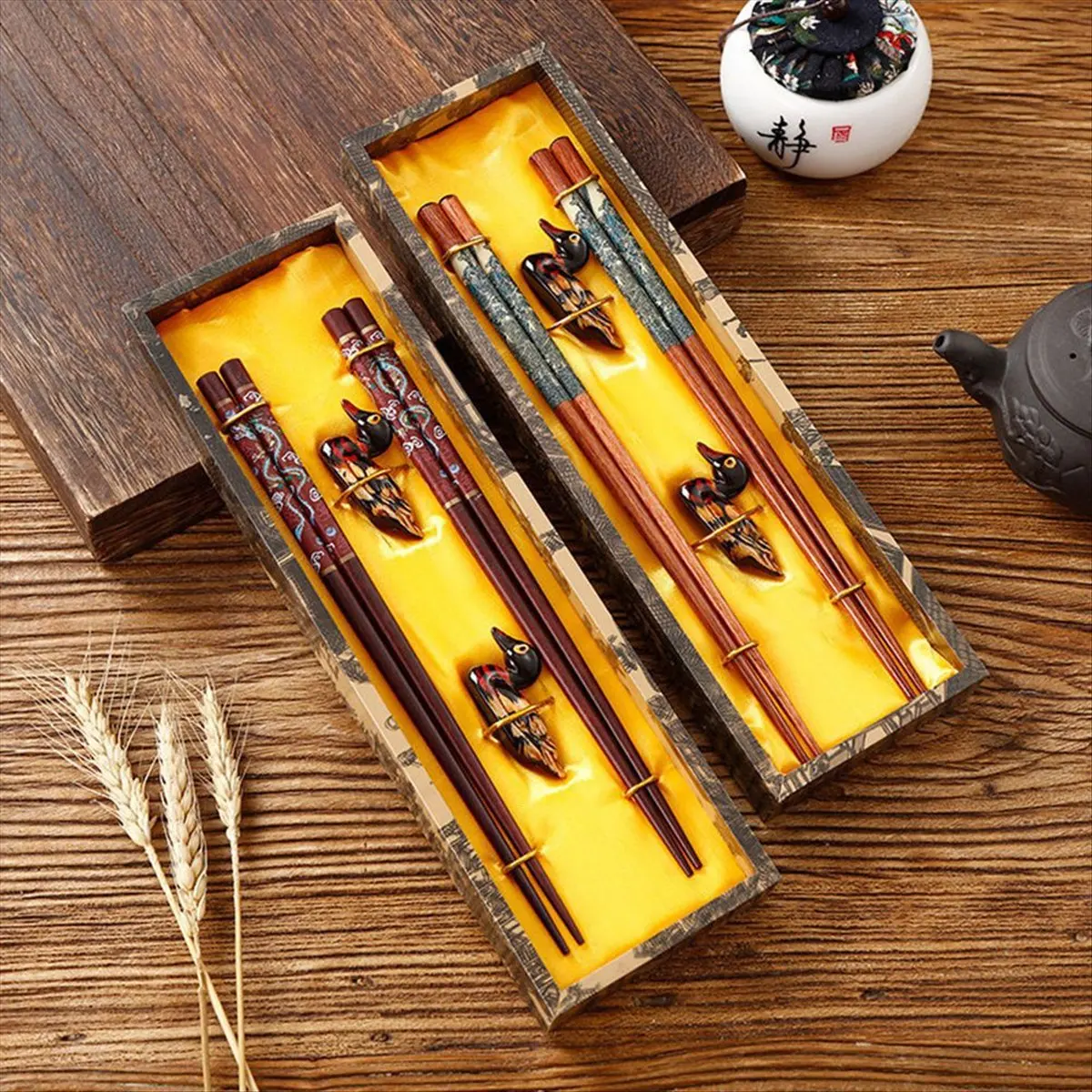 AA77 NEW 2 Pairs Chopstick Reusable Chinese Chopsticks with Holder, Chinese Traditional Stylish Gift,B