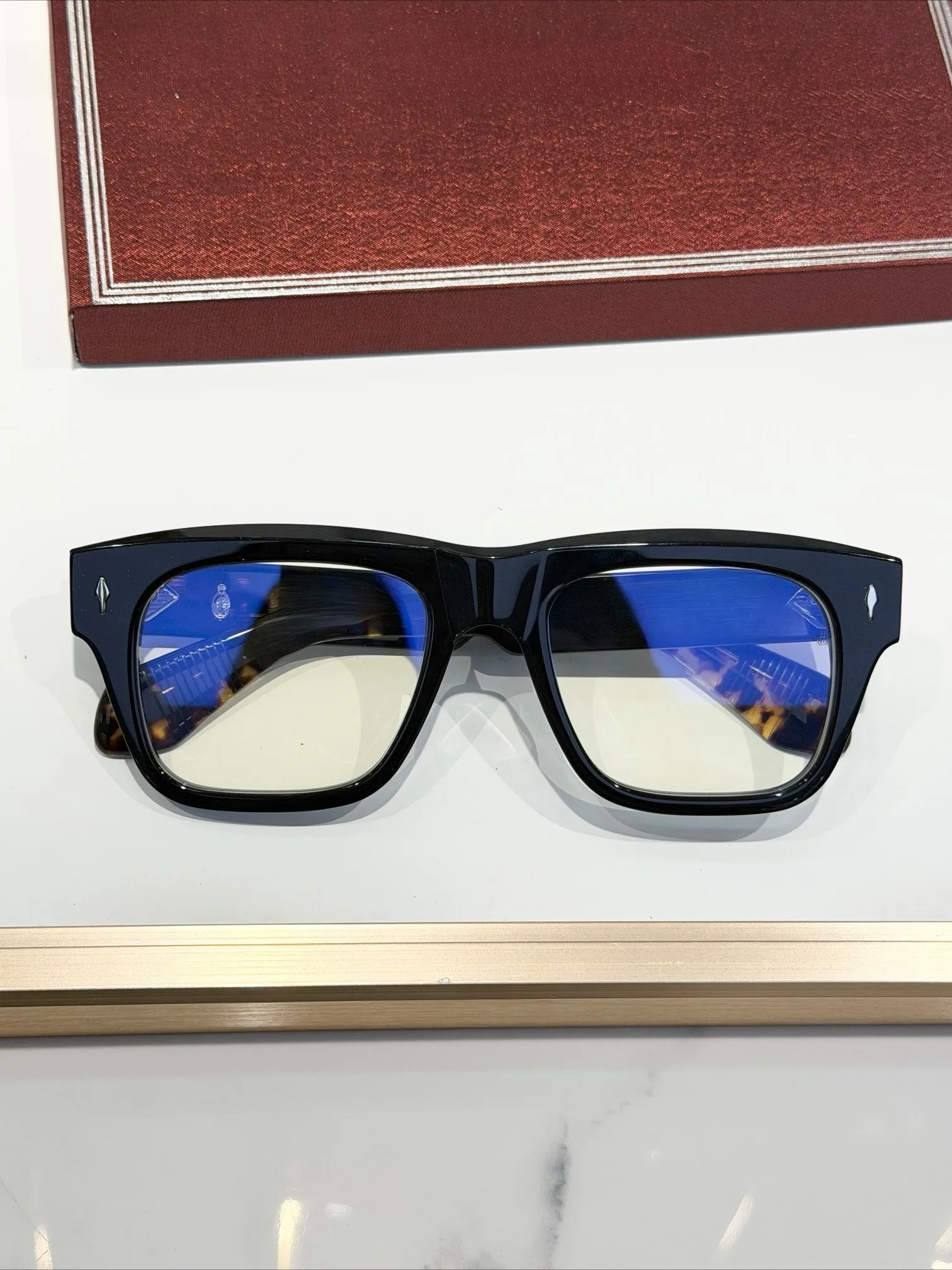 كاش: نظارات إيليت الخارجية مع حماية ممتازة من الأشعة فوق البنفسجية 400. جودة غير معقمة للرجال والنساء