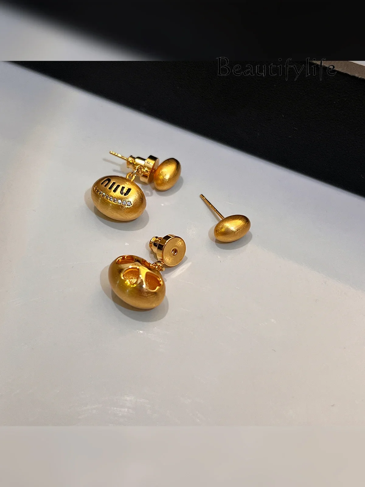 W W Letter Ball Earrings Premium Stud Earrings Suitable for Spring Earrings for Women