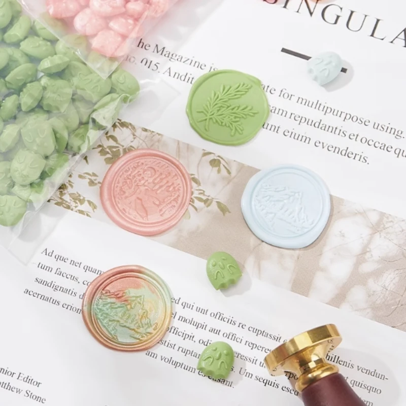 

500 г восковых частиц свечей огненного лака с различными цветами для украшения подарочной коробки конвертов