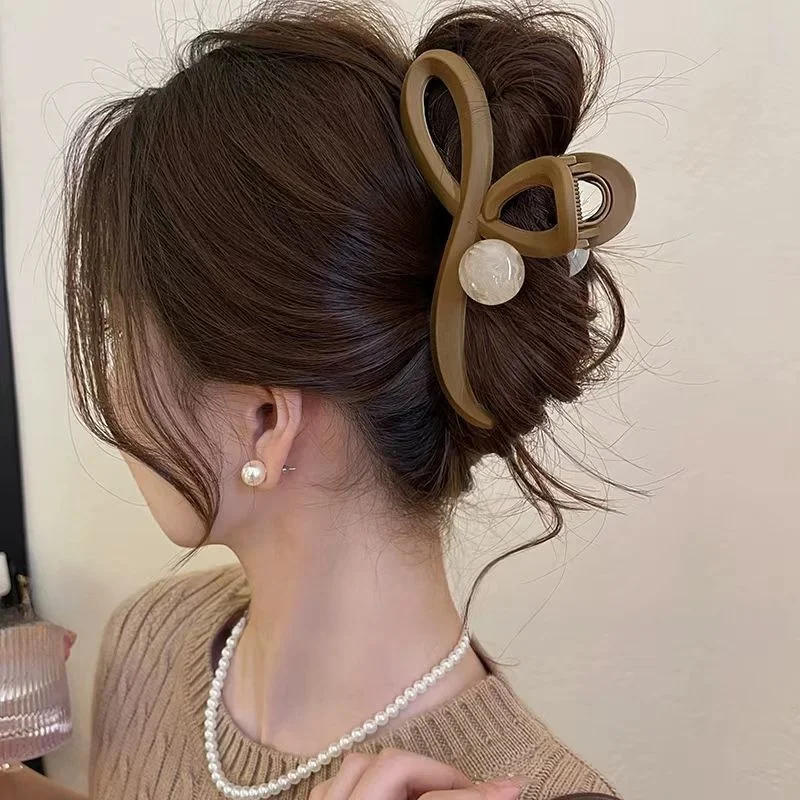 Autumn and Winter Matte Coffee Hairpin Large Grab Clip Female 2024 New Shark Clip Durable  Reel Temperament Hair Accessories