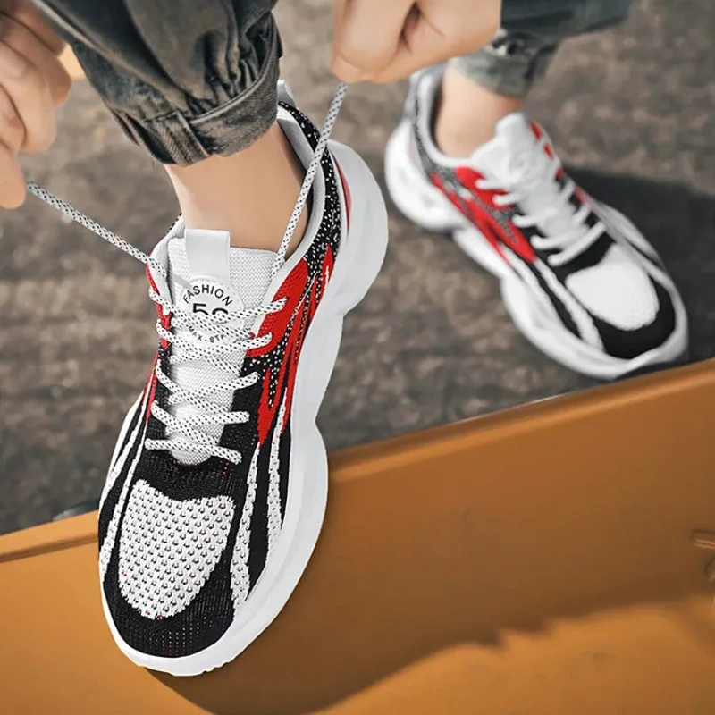 

Мужская универсальная дышащая сетчатая поверхность, модная дышащая новая сетчатая поверхность, повседневная спортивная обувь на мягкой подошве на плоской подошве с низким берцем и шнуровкой