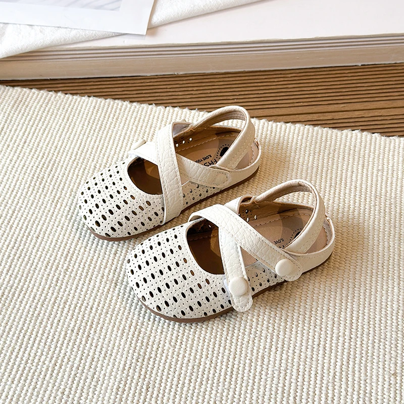 Girls' 2026 Hollow Breathable Korean Style Princess Sandals Lightweight Anti-Slip Children's Shoes for Comfortable Wear