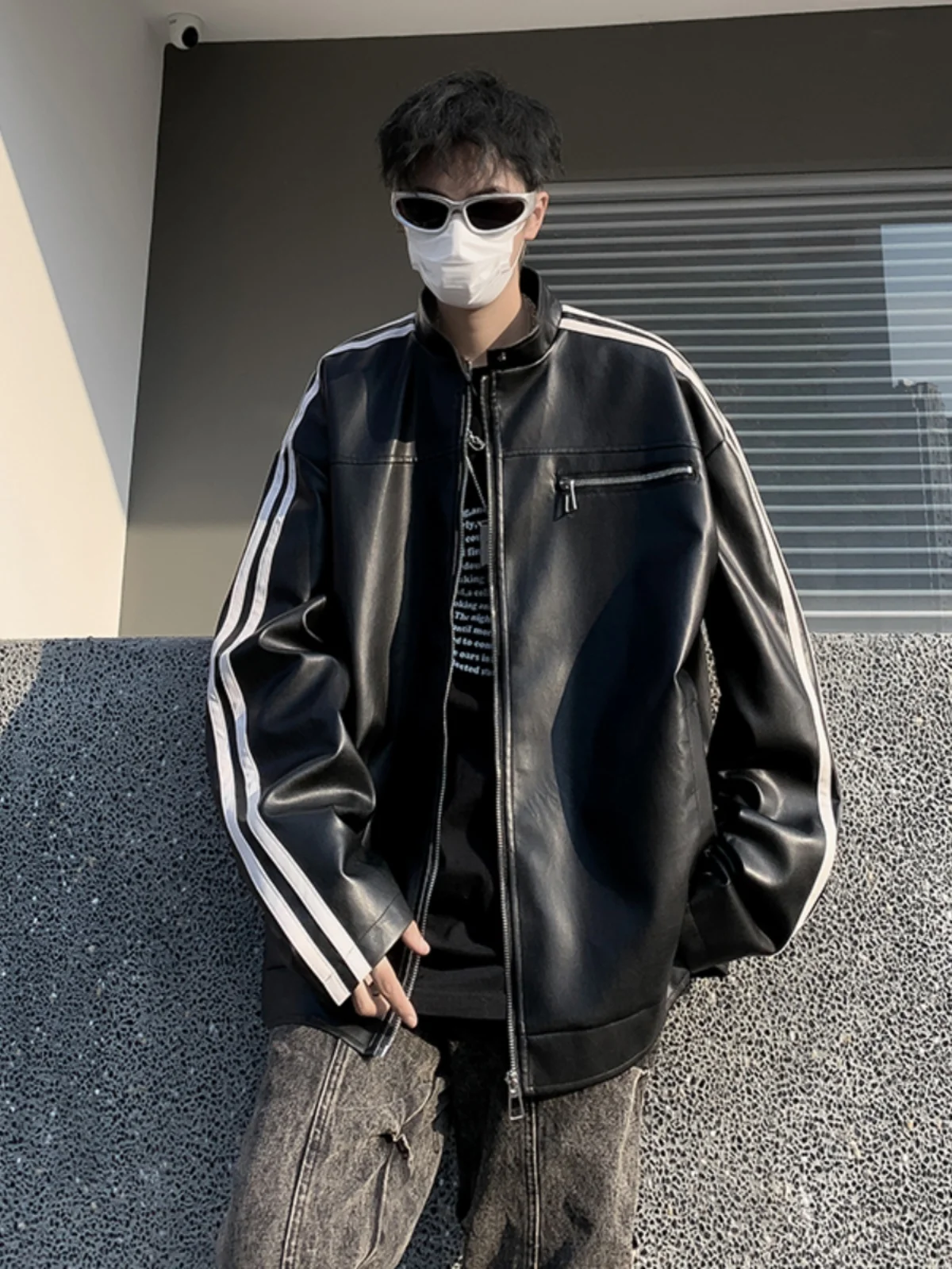 

Street Sle Men's Biker Jaet PU Leather Patchwork Striped Mural Brown Coat Youth Trend Autumn Long Sve Stand Collar