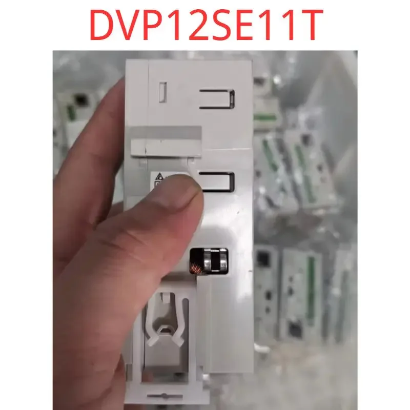 Essai d'occasion OK DVP12SE11T Delta DVP12SE11T Delta DVP-12SE PLC