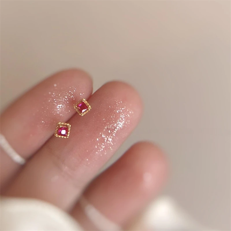 1 pair of square geometric purple earrings inlaid with synthetic zircon, exquisite and versatile earrings for women
