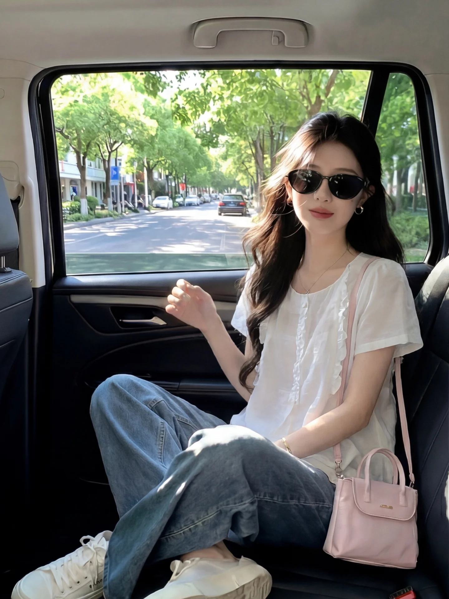 

White round Neck Short Sleeve Doll Shirt Women's Summer New Style Thin Material Cute Design Wooden Collar Loose Fit Top