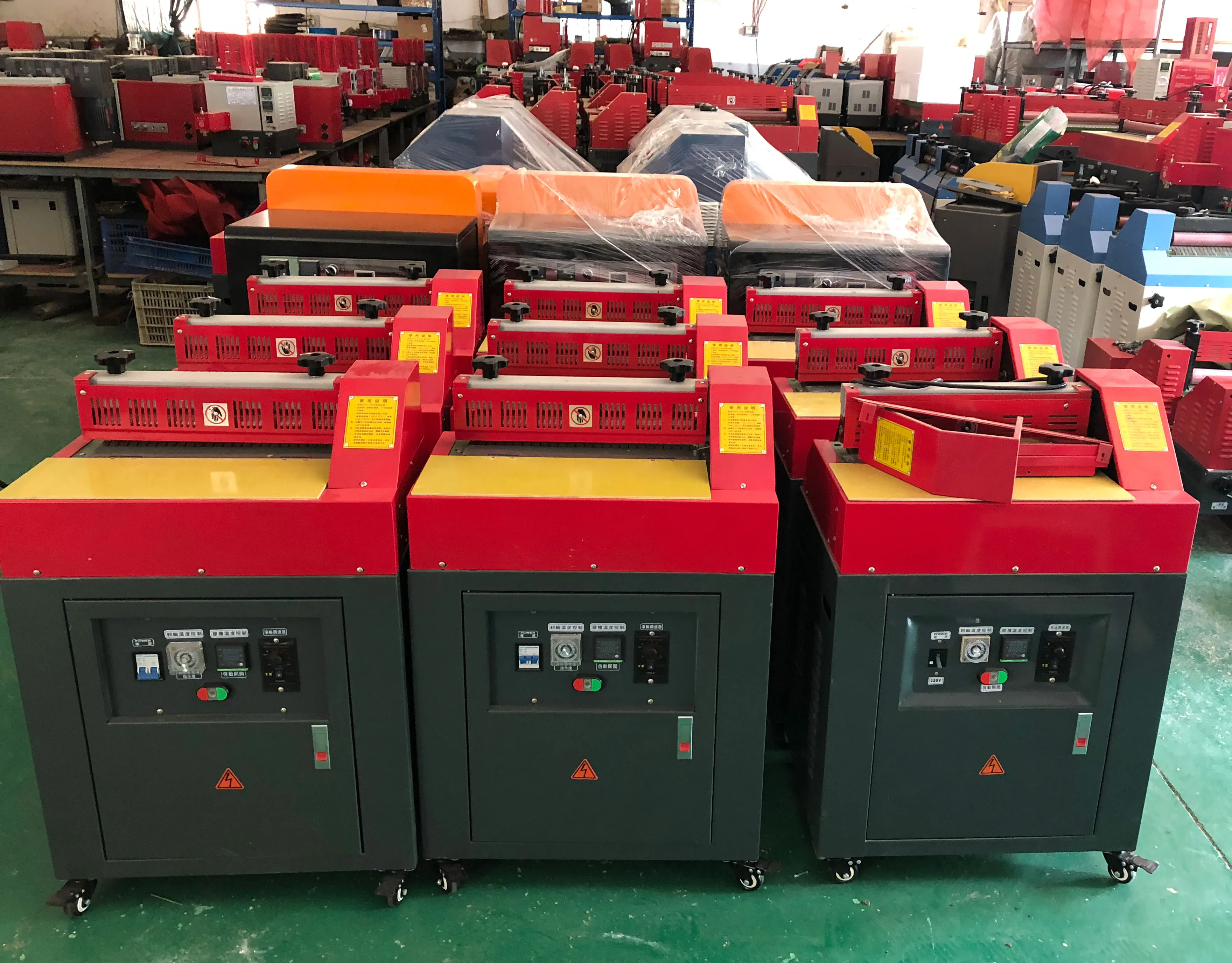 

300Mm automatic hot melt adhesive coating machine for precision gluing and edge banding on EVA foam