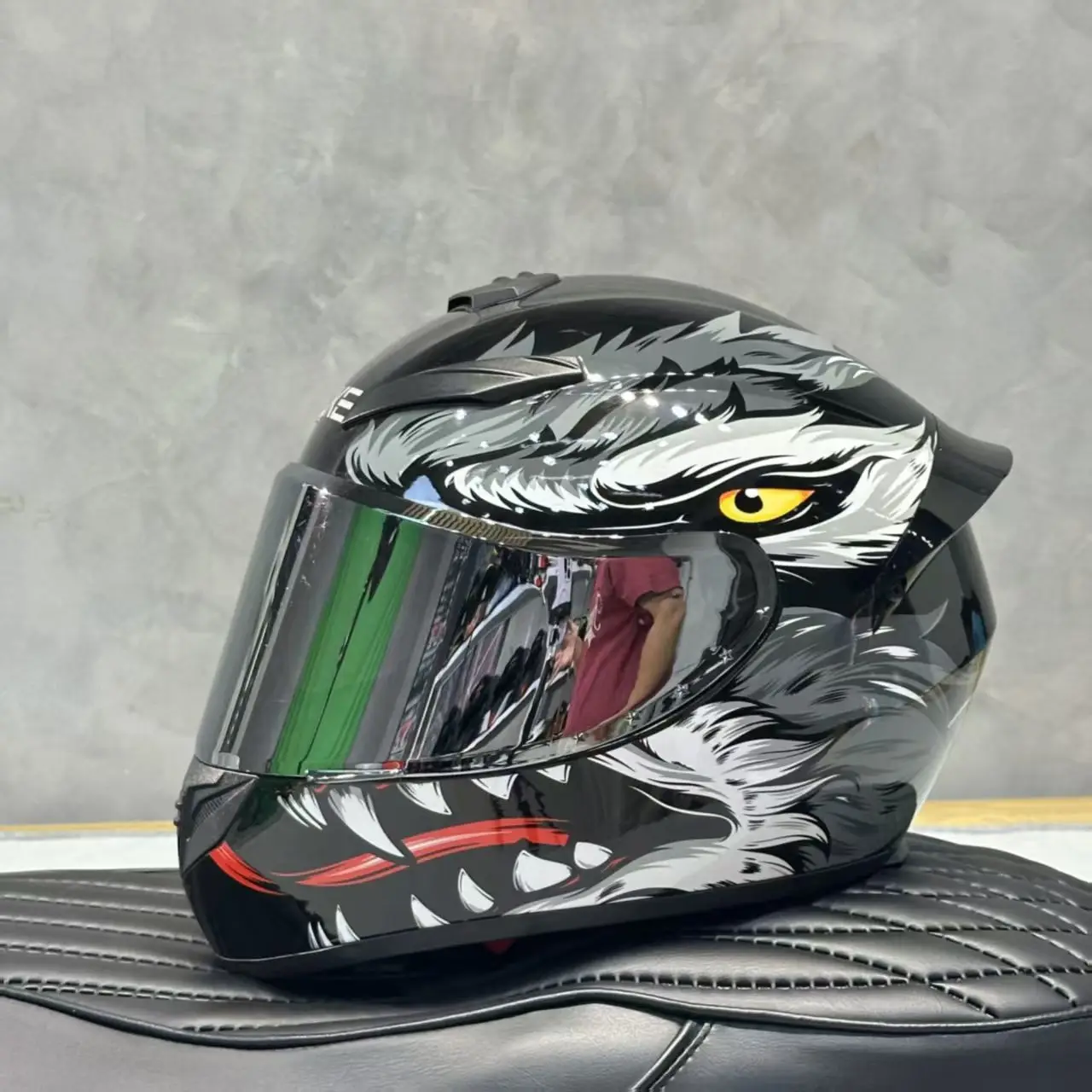 economical-abs-full-face-motorbike-helmet-dot-certified-anti-scratch-lens-beginner-rider-protective-helmet-grey-wolf