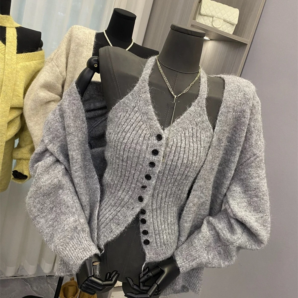 New Pure Desire Halter Knit Cardigan Slim V Neck Sexy Spice Girls Vest Elegant Trendy Hot Sell Exquisite Literary Jumper