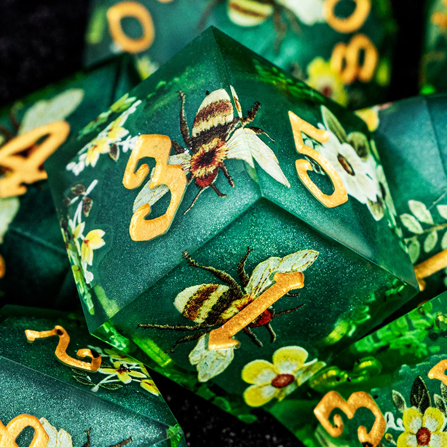 7PCS D20 Green Bees Dnd Dungeon and Dragon Double-Layer Resin Sharp Edge Dice D and D D&D Polyhedral Role Playing Game Roll Dice
