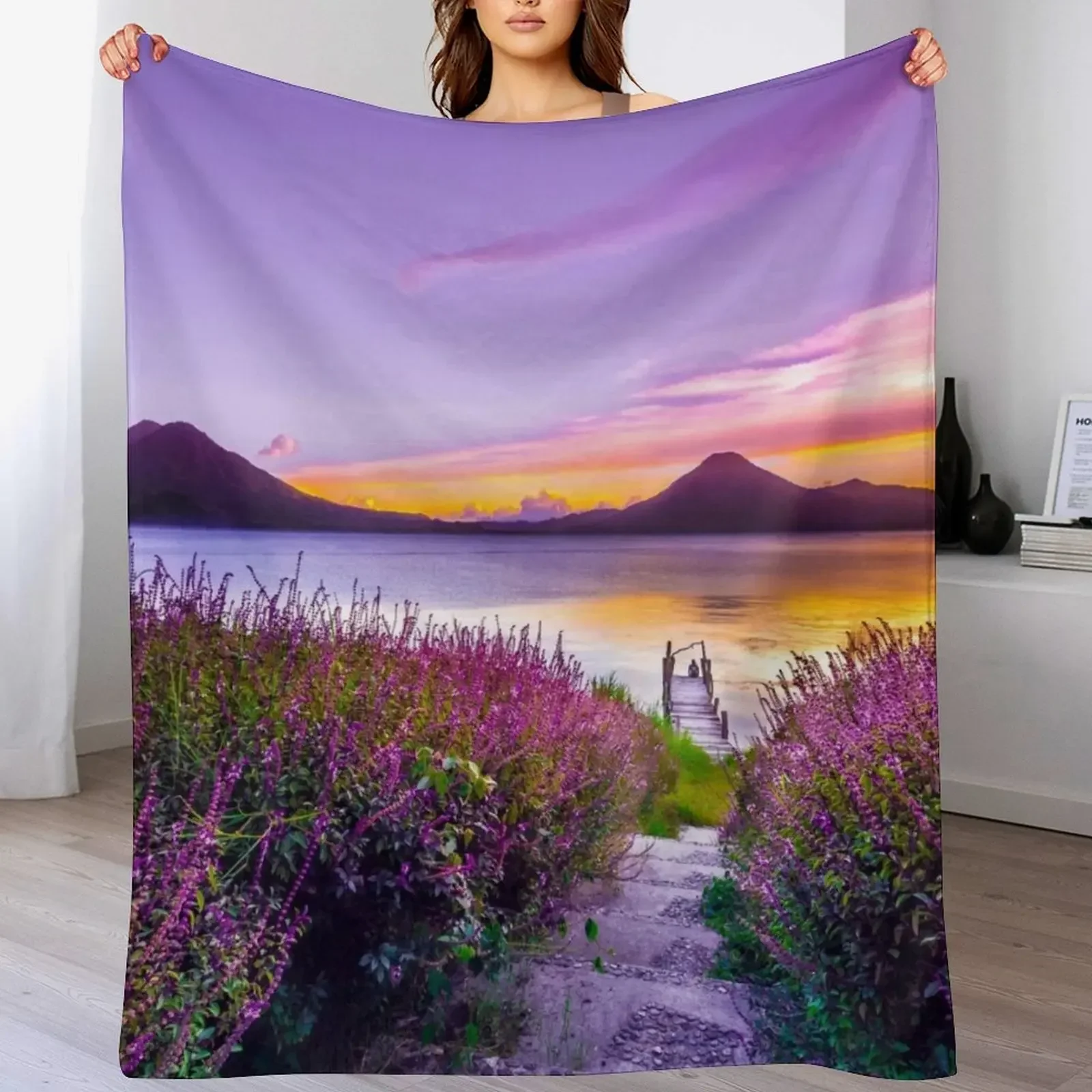 

Lago de Atitlán - Lake in Guatemala Throw Blanket All Season Lightweight Soft Blanket for Bed