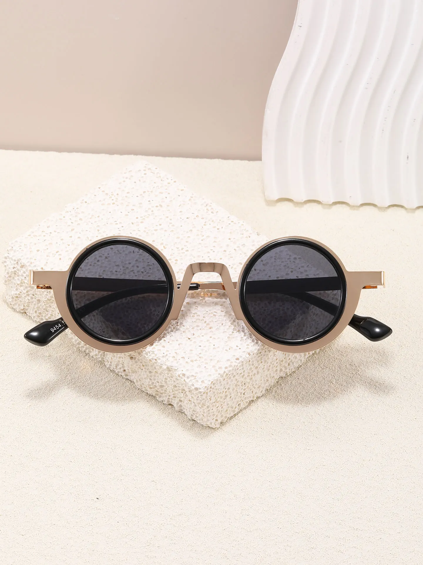 Oculos-de-sol-retro-com-armacao-redonda-de-metal-unissex-estilo-de-rua-personalidade-Oculos-de-sol-para-homens-e-mulheres