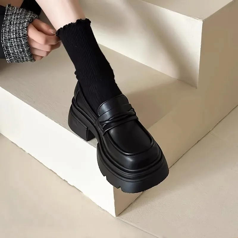 Lefu shoes 2025 British style thick soled leather shoes for women, retro casual sponge cake shoes