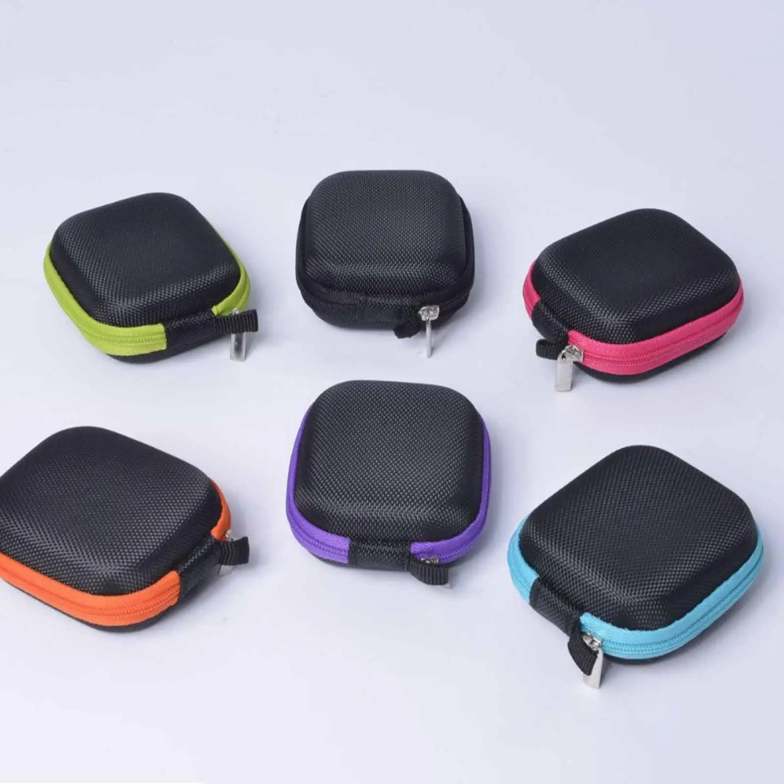Travel Pouch for Essential Oils, Fits 6 Bottles of 5ml Rollers