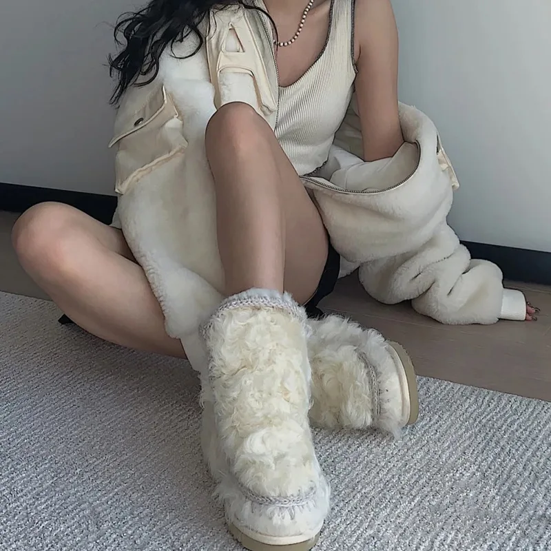 25 new sheepskin and fur integrated white short tube thick-soled snow boots for women's winter velvet thermal cotton wool shoes