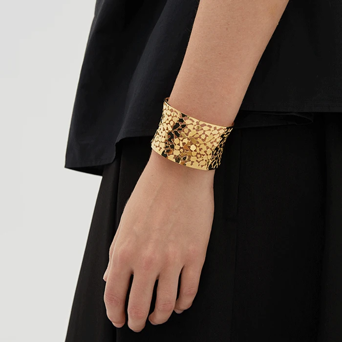 

Brass With 18K Leaves Statement Bracelet Bangle Women Jewelry Designer T Show Runway Gown Rare INS Japan Korean Trendy