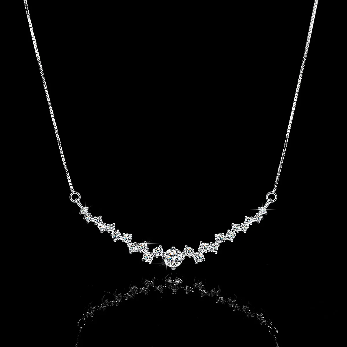 

S925 Sterling Silver Moissanite Pendant Necklace for Women, Fashionable Smiley Face Design, Luxury Smile Pendant