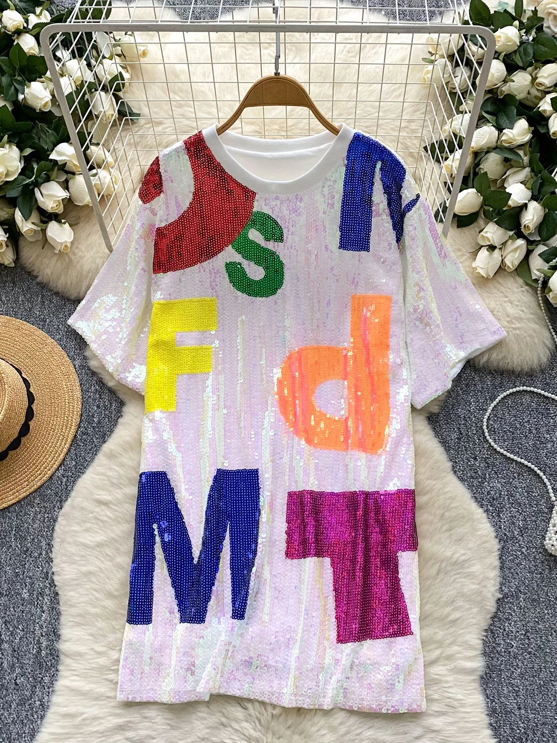 Vestido de Verano para Mujer, Cuello Redondo, Manga Corta, Brillante, Diseño Hoado que Cubre la Figura, Falda Midi Sensacional