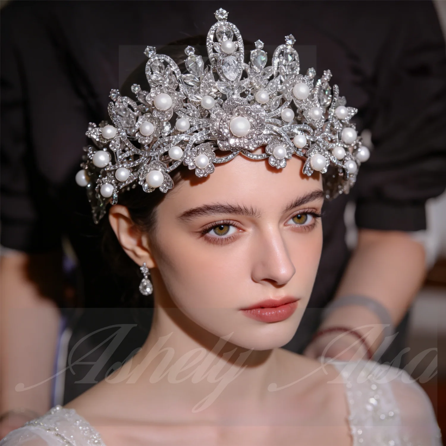 new-design-luxury-bride-crown-crystal-pearls-special-occasion-girl-hair-tiaras-women-prom-wedding-party-headpiece-accessories