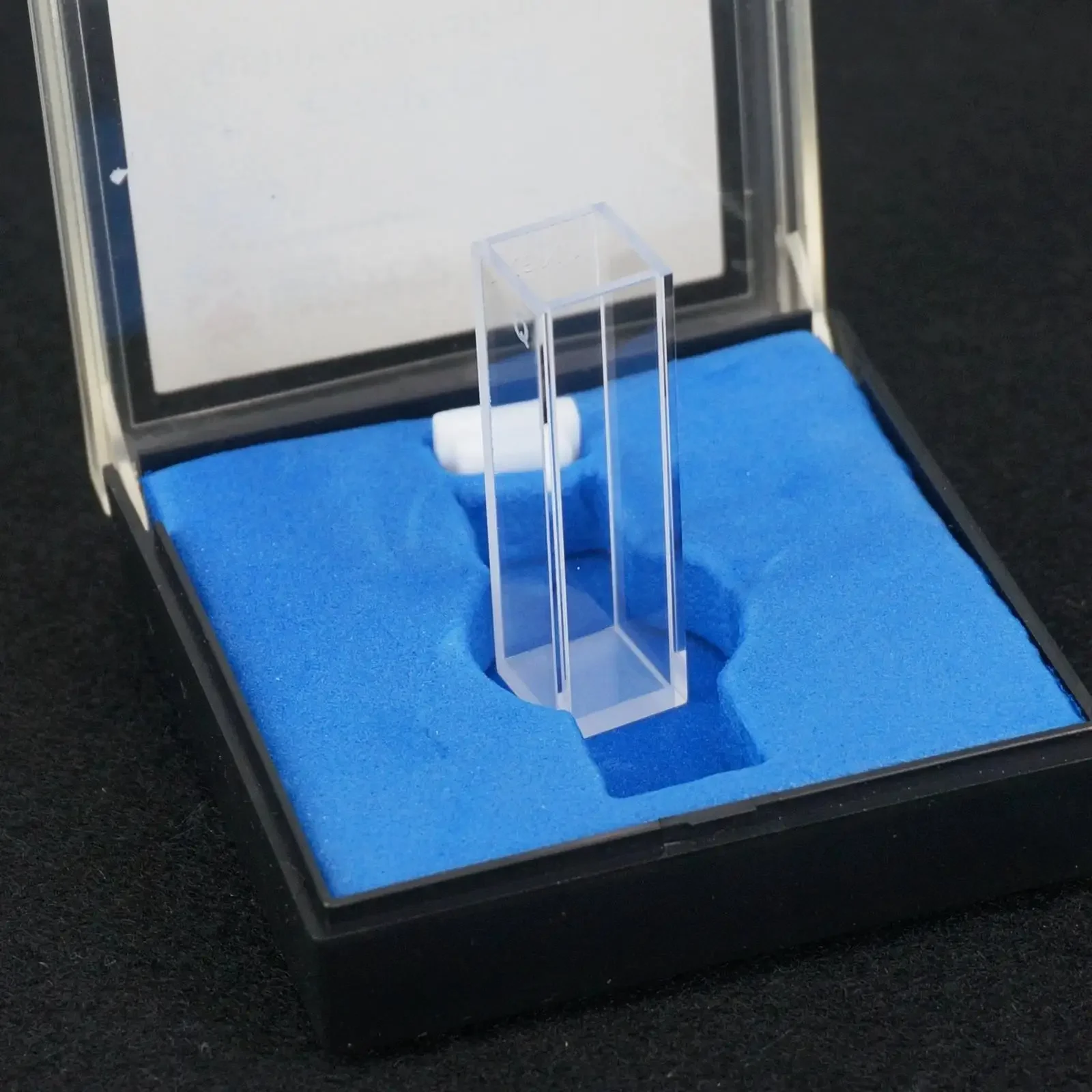 3.5ml 10mm Path JGS1 Quartz Cuvette Cell With Lid 4-faces Polish For Fluorescence Spectrometer