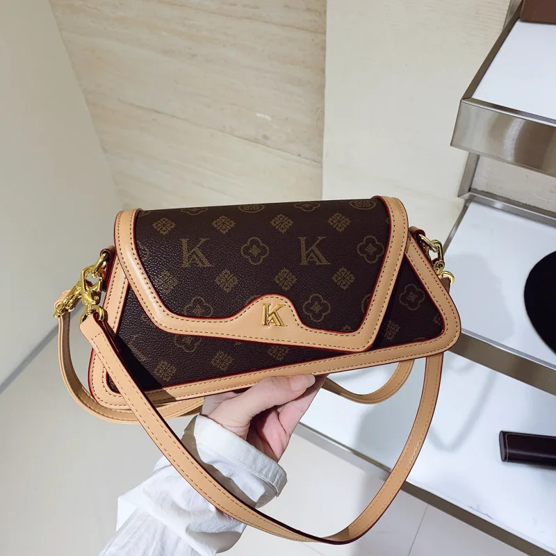 bolso-bandolera-de-diseno-retro-con-combinacion-de-colores-estilo-clasico-y-versatil-ideal-para-llevar-al-hombro-nuevo-modelo-2026
