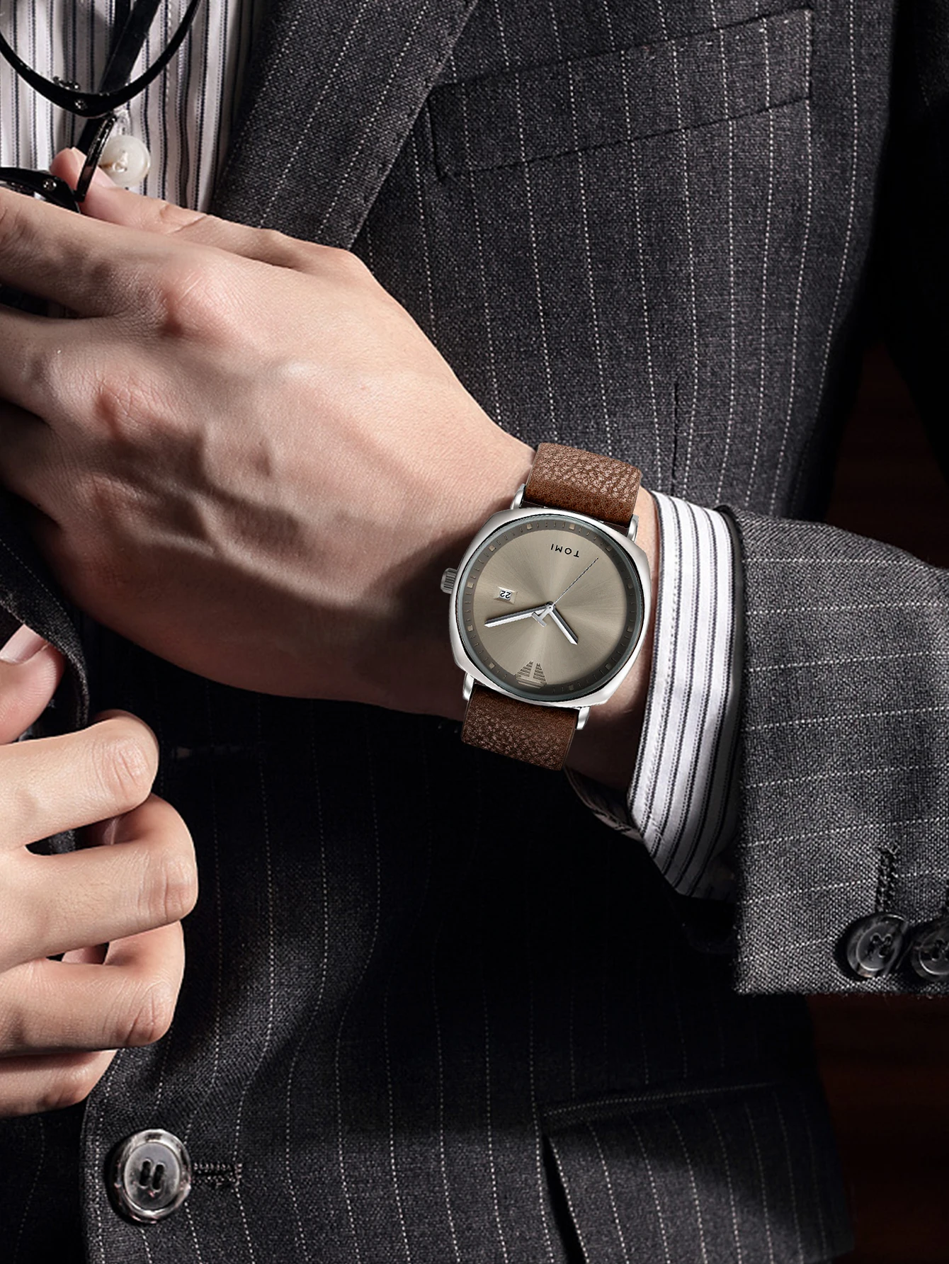TOMI Neue 2PCS Luxury Business Männer Uhr Geschenk Box Set Einfache und Casual Männer Kalender Quarzuhr Stift Reloj männer Urlaub Geschenk – Detail 5