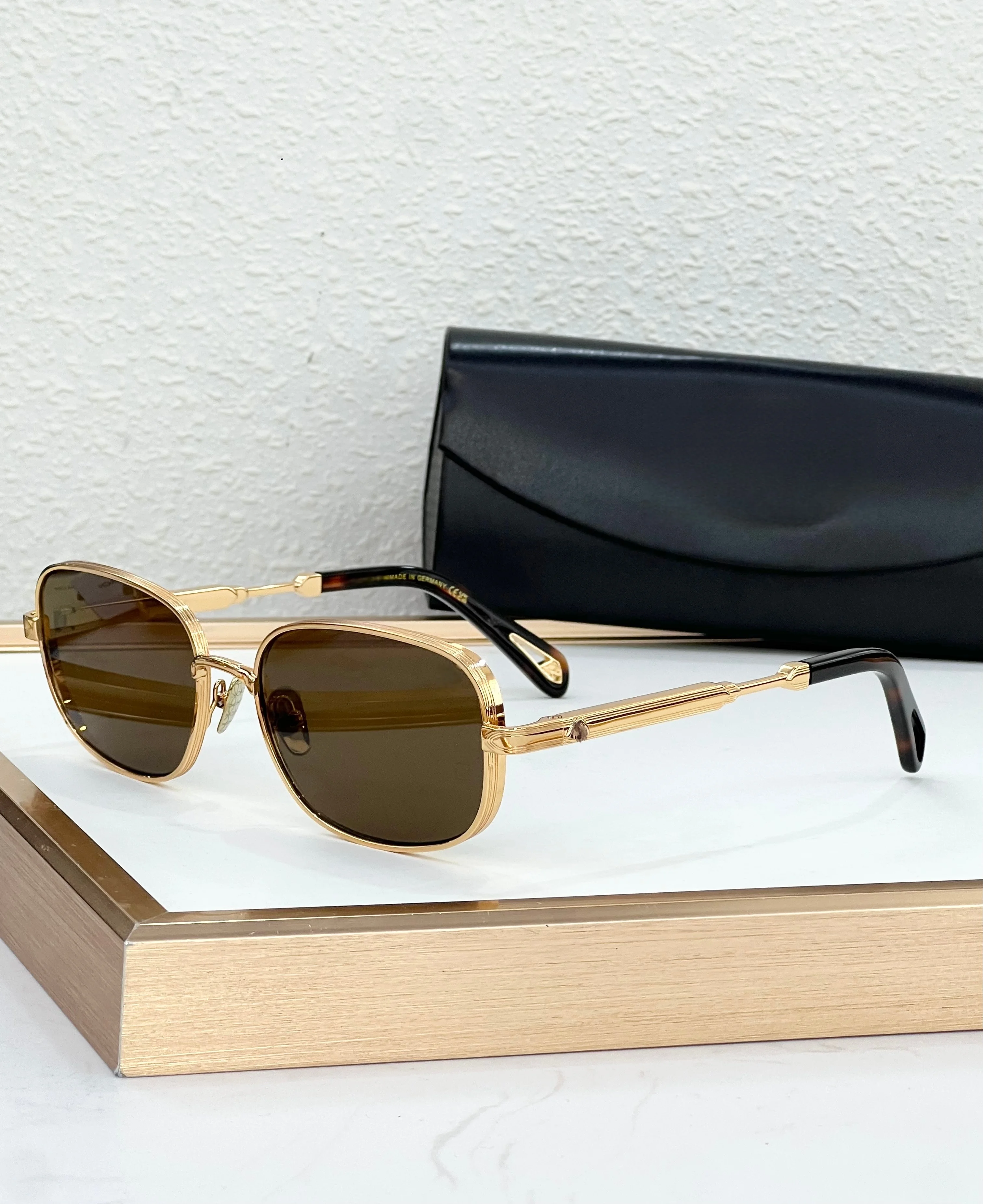 

High-Quality HandmadeRetro Oval Sunglasses UV400 Fashionable Eyewear Elegant Sun Protection 2026