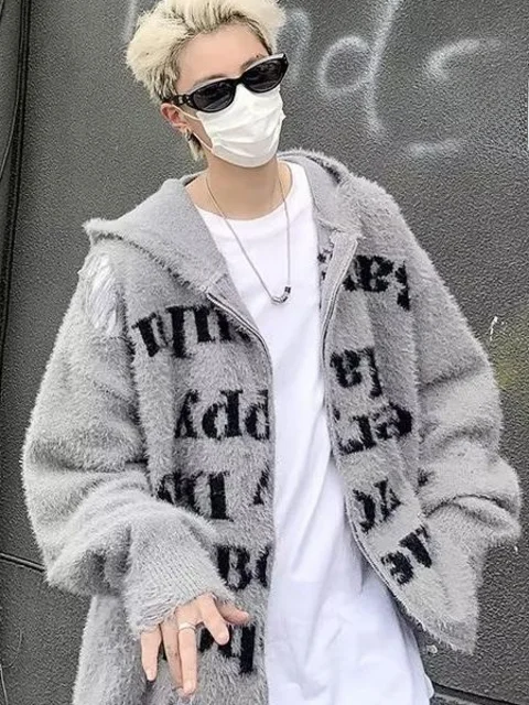 

Американская уличная вязаная толстовка с отверстиями и вышивкой букв, мужская новинка 2025 года, высококачественный свитер для пар, повседневное зимнее пальто