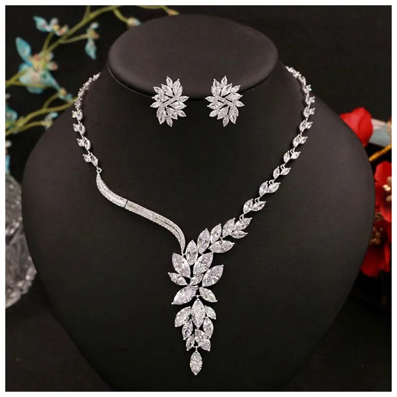 

CC Shining Necklace Stud Earrings Set Wedding Accessories Women Trendy Bijoux Bridal Dress Engagement Crystal Jewelry Sets S040