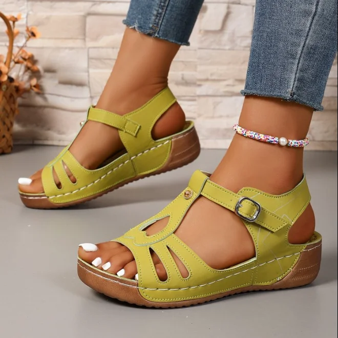 2026 الصيف النساء صندل خشبي خفيفة الوزن الكاحل مشبك منصة صنادل طراز جلاديتور امرأة اللمحة تو عدم الانزلاق صنادل شاطئ 36-43