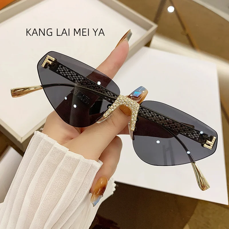 Letter F frameless diamond studded triangle cat eye sunglasses, new sunglasses for cross-border fashion street photography