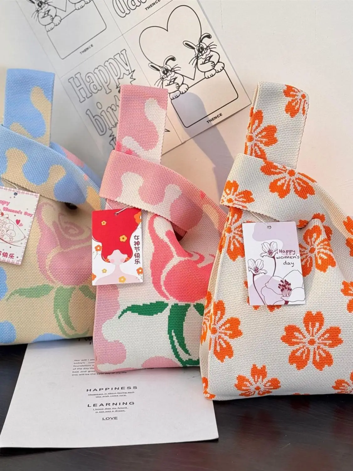 

Floral Knitted Handbag Festival Gift Cany Opening Present Handheld Bag Soft Polyester Fiber Heart Pattern Tote Bag