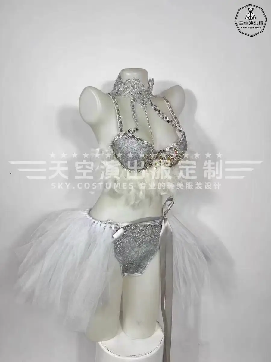 Festival Female Singer Host Electronic Syllable Bouncing Luxury Shiny Diamond Feather Bikini Fluffy Dress Party Prom Dance Wear