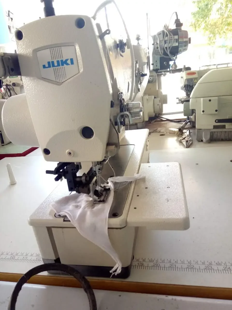 Good Conditional Used Jukis 1790 Industrial Computerized Straight Button Holing Sewing Machines