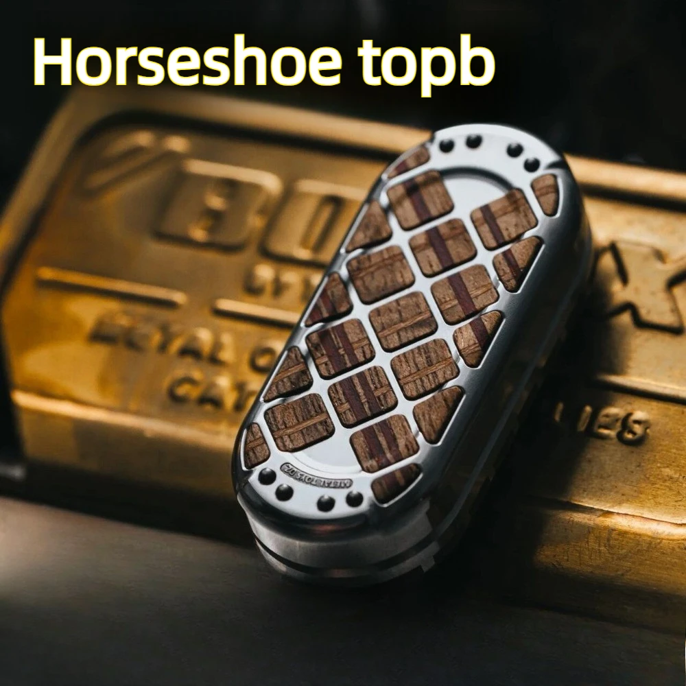 

Dz.TOPB Новая лимитированная серия: Механическая настольная игрушка-антистресс с кнопками и функцией выталкивания карт, управляемая пальцами