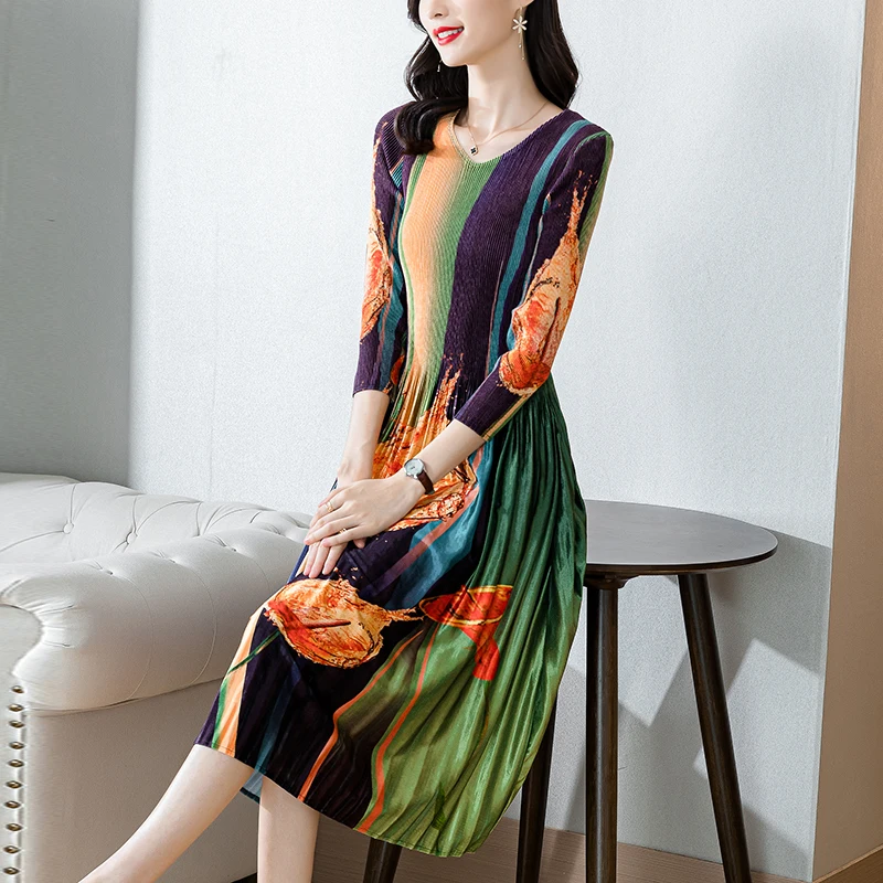 2023 Autumn/Winter New Three Mansion Pleated Dress Women's Elastic Velvet Loose Large Size Printed Slim Fit Knee Long Dress Robe