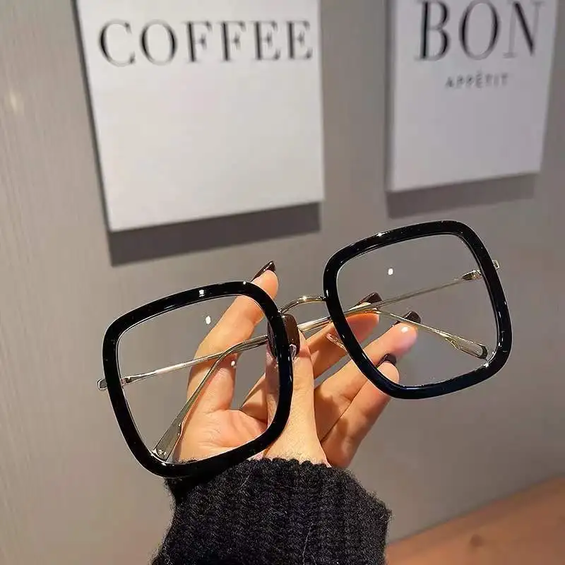 

Square Oversized Sunglasses,Trendy Street Style Shades, Full Frame,UV400 Anti-UV,Anti-Glare HD Lenses,Unisex for Outdoor Outfits