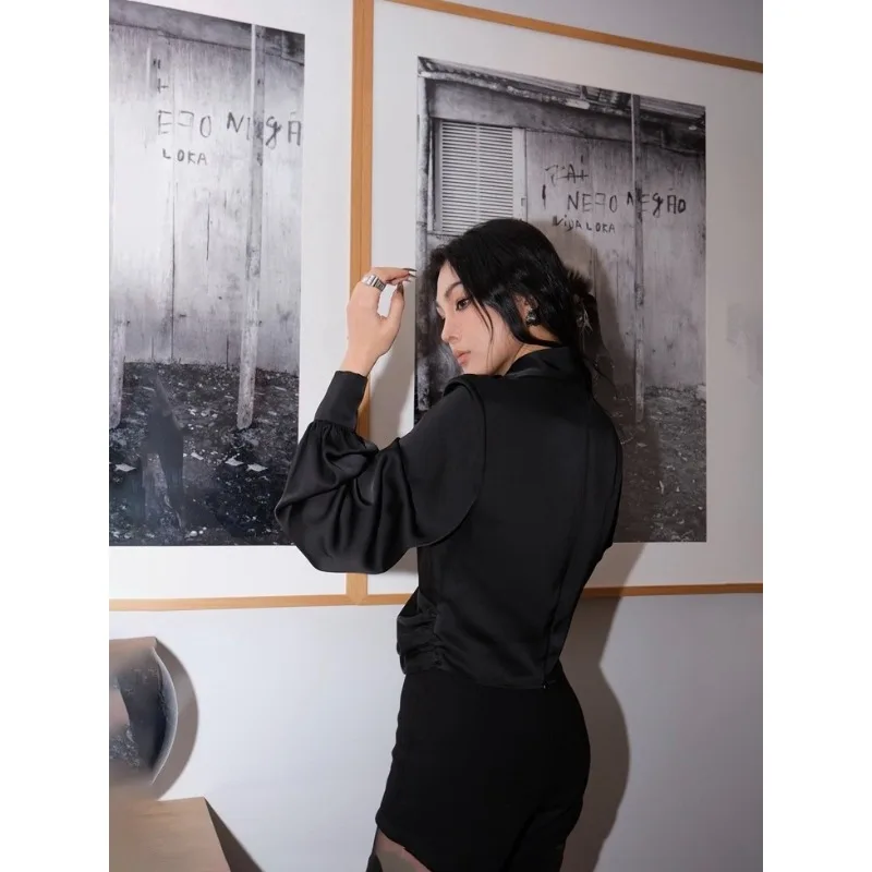 السيدات الربيع والخريف الأسود الخامس الرقبة الفرنسية الرجعية الصليب مطوي فانوس كم قميص جودة عالية تصميم الاتجاه الموضة الأعلى