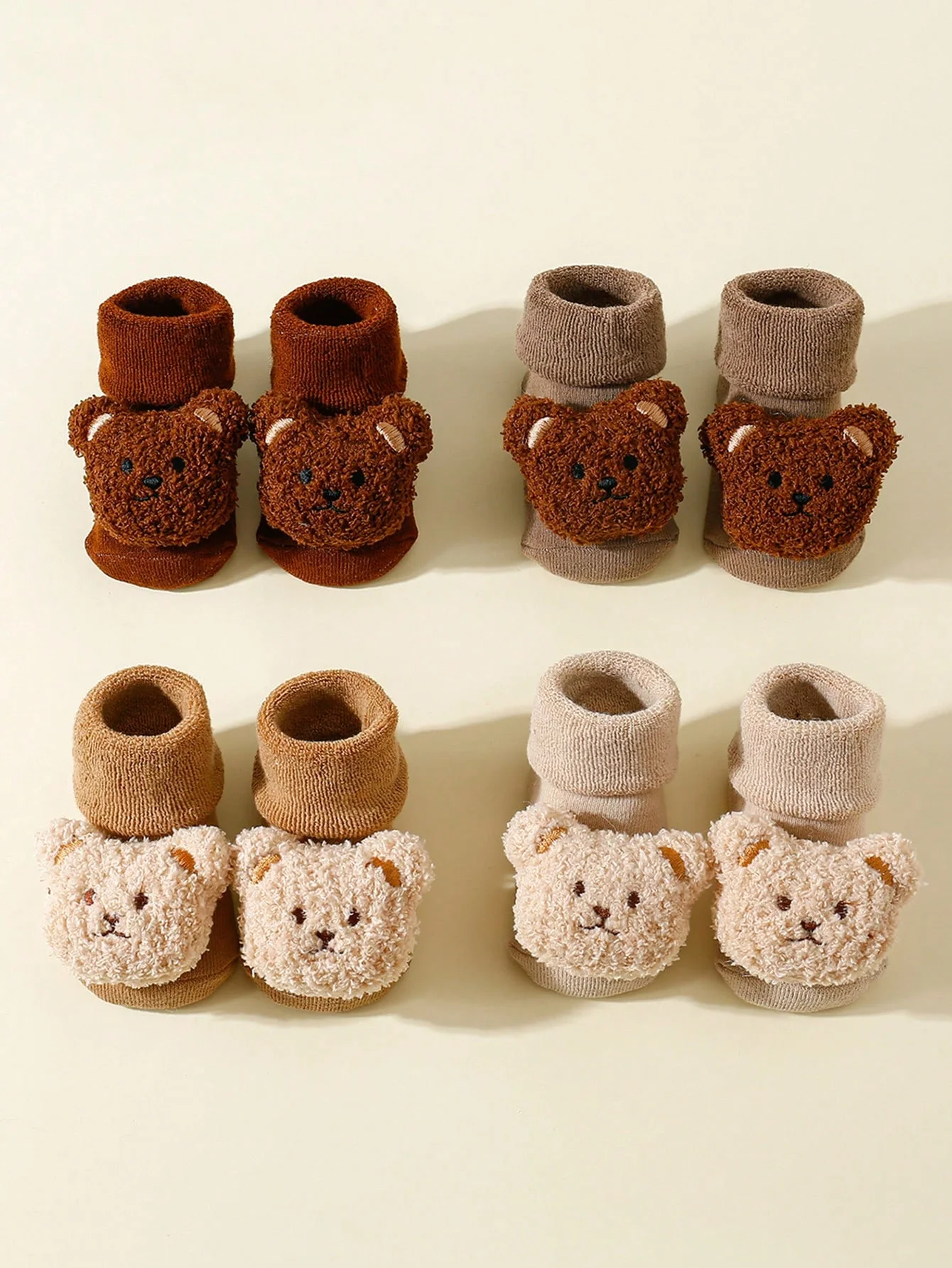 

4 Pairs of Toddlers Thick and Warm Baby Bear Plush Socks, Soft Anti-Slip Socks Suitable for Baby Boys and Girls Autumn and Winter