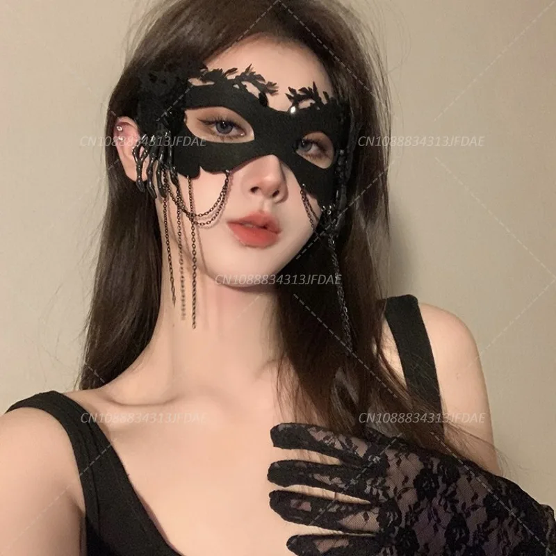 Masque facial de mascarade en dentelle creuse pour femmes, Sexy, princesse, plumes noires, accessoires de bal, Costume de fête pour filles, masque de Cosplay