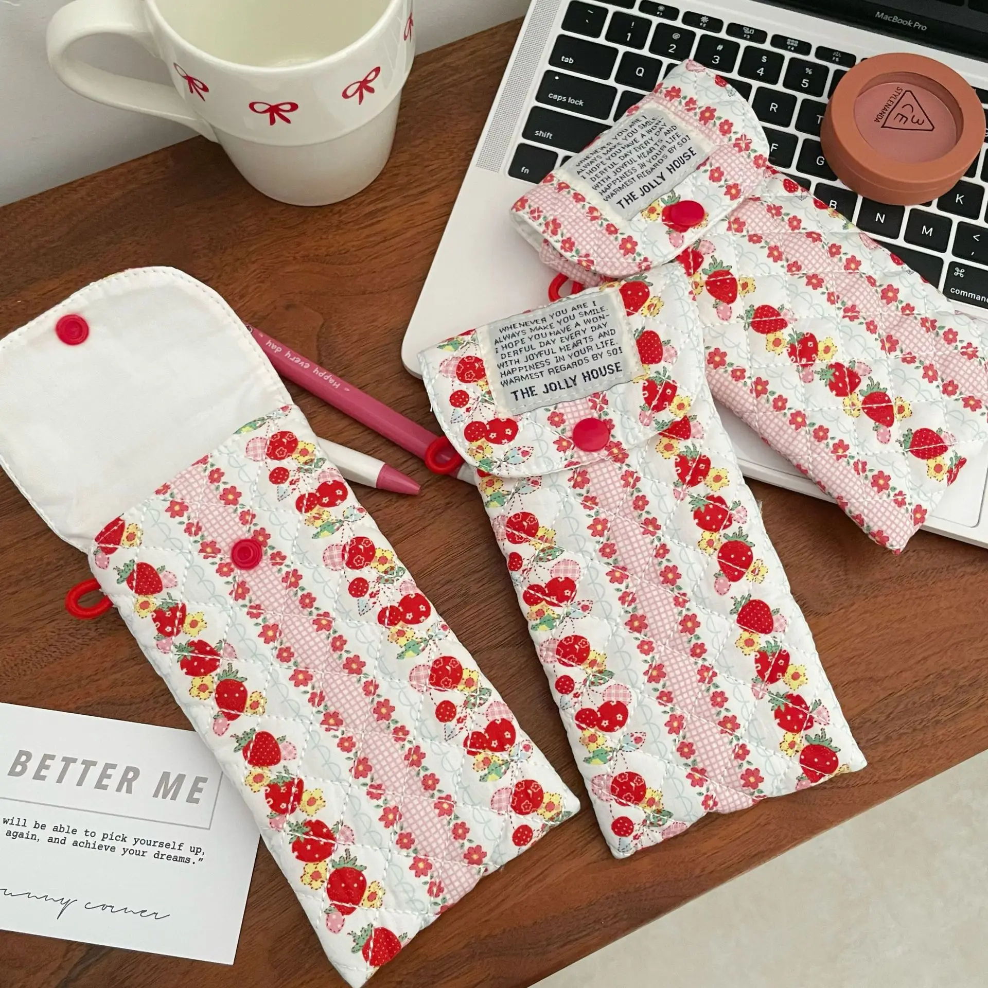 

Cartoon Strawberry Pouch Portable Cotton Padded Glasses Case Cute Anti Pressure Sunglasses Bag with Button Travel Glasse Storage