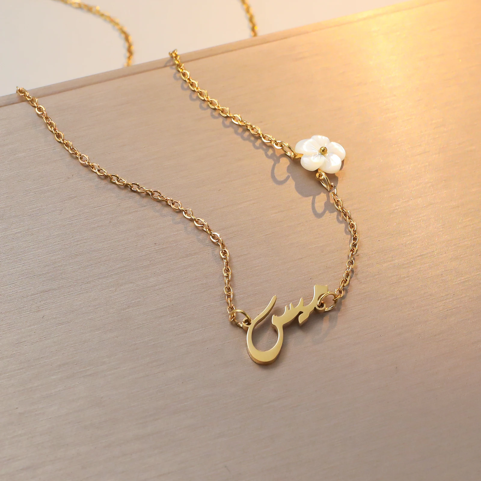 Exquisite White Shell Floral D - Women'S Accessories For Formal Wear ulasan dan harga