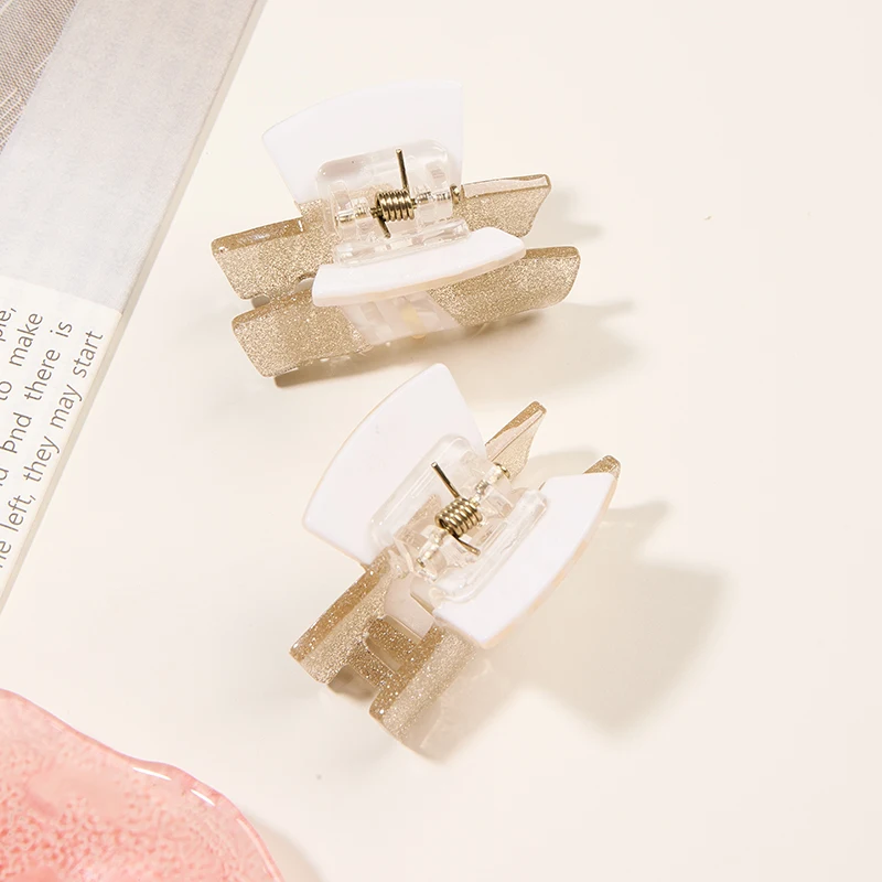 กิ๊บหนีบผมเพชรเล็กหรูหราสำหรับผู้หญิง กิ๊บหนีบผมคริสตัลระยิบระยับขนาดเล็กสำหรับผมบาง เหมาะสำหรับงานปาร์ตี้หรืองานแต่งงาน