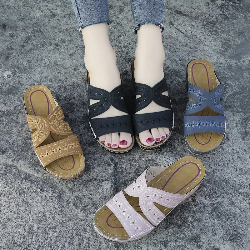 Cross border 43 size sandals for women with sloping heels and fish mouth thick soles for foreign trade. Large size shoes availab