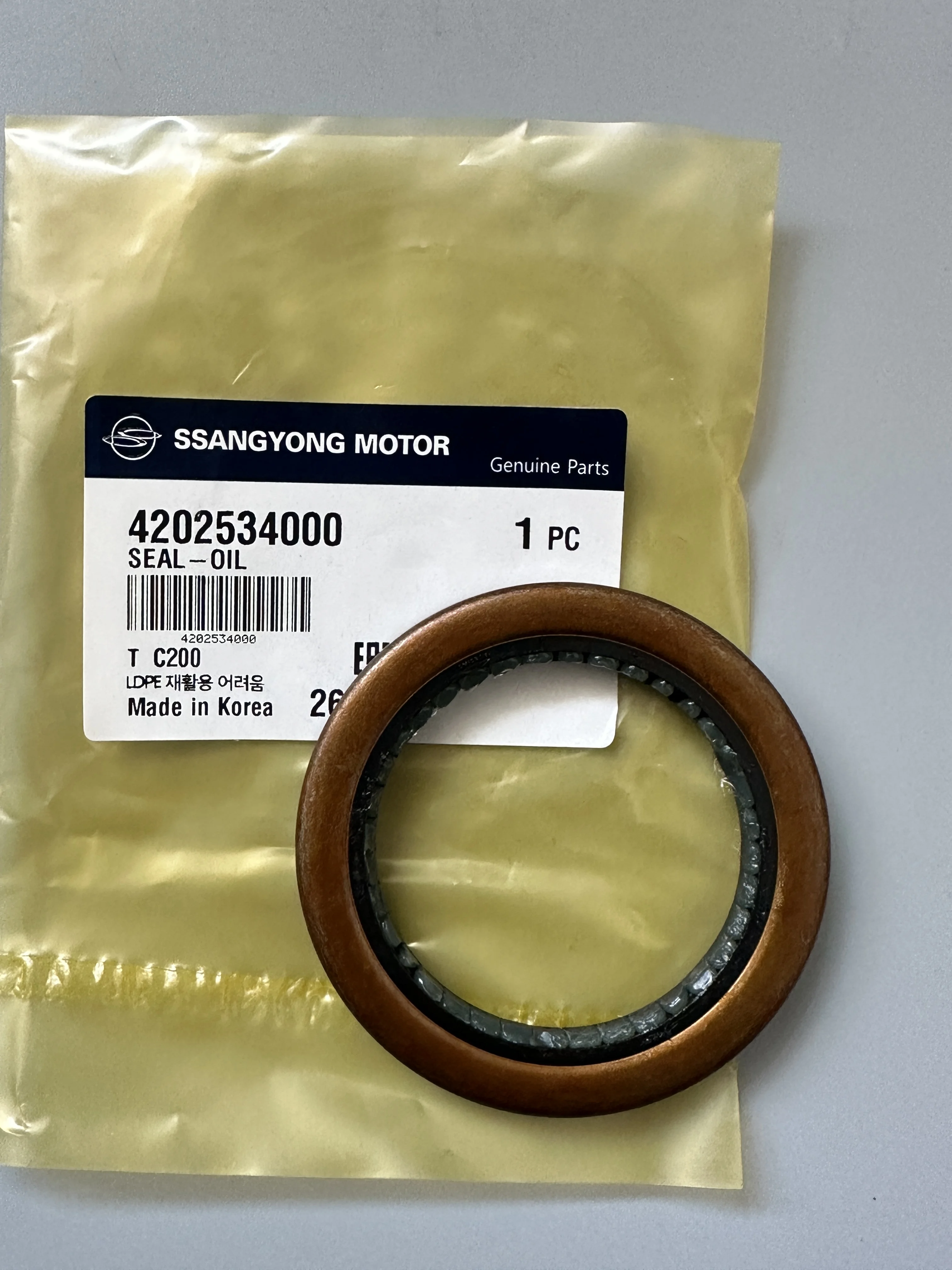 

Genuine Rear Axle Oil Seal 4202534000 For Ssangyong Korando