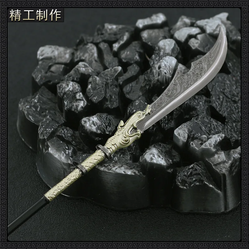 30cm Guan Dao Ancient Chinese Metal Melee Long Handle Cold Weapon Model Doll Toys Equipment Accessories Home Decoration Decorate