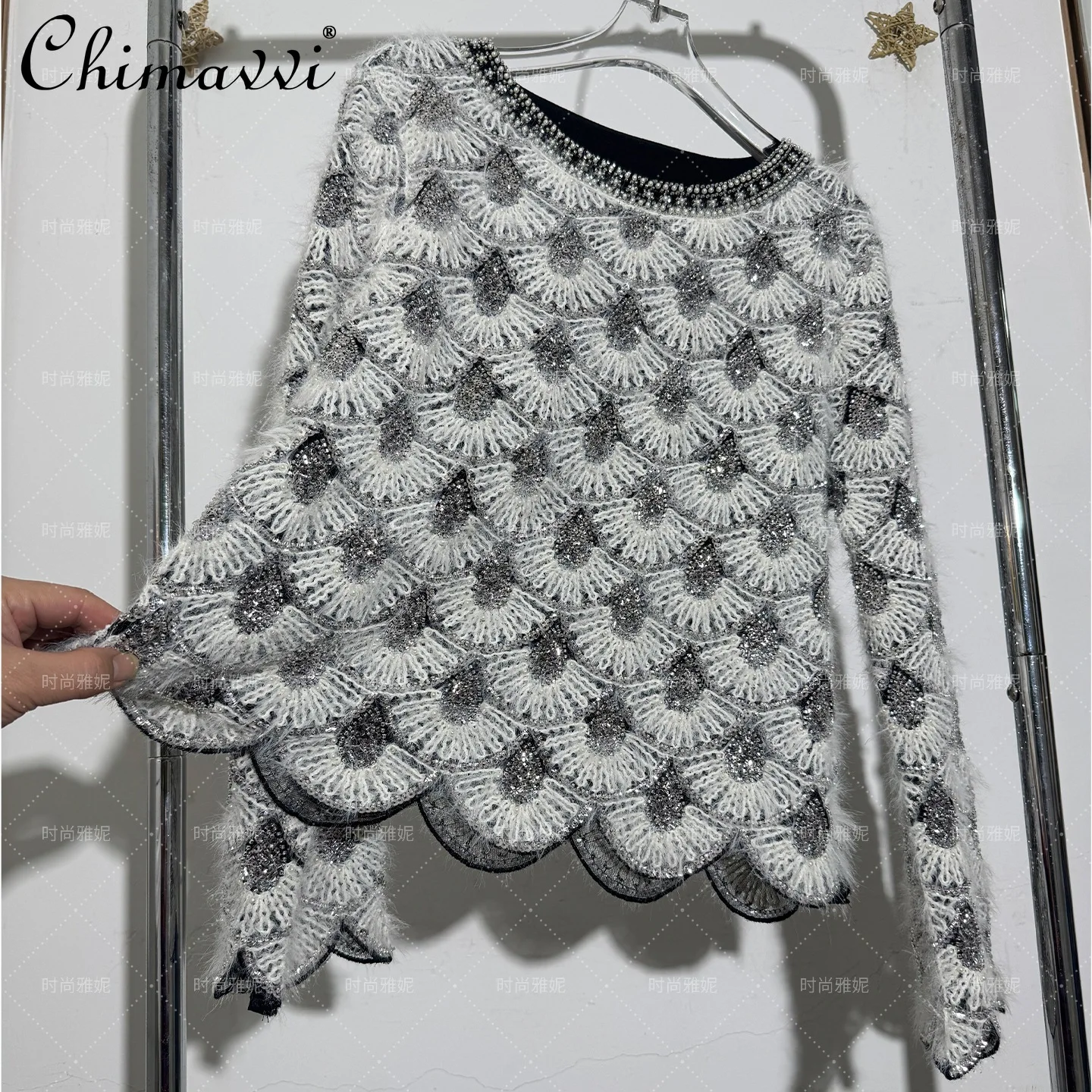 

Fashion Mermaid Scale Pattern Round Neck Long Sleeve Top 2026 Spring New Women's Versatile Pearl Beaded Sequin Design T-Shirt