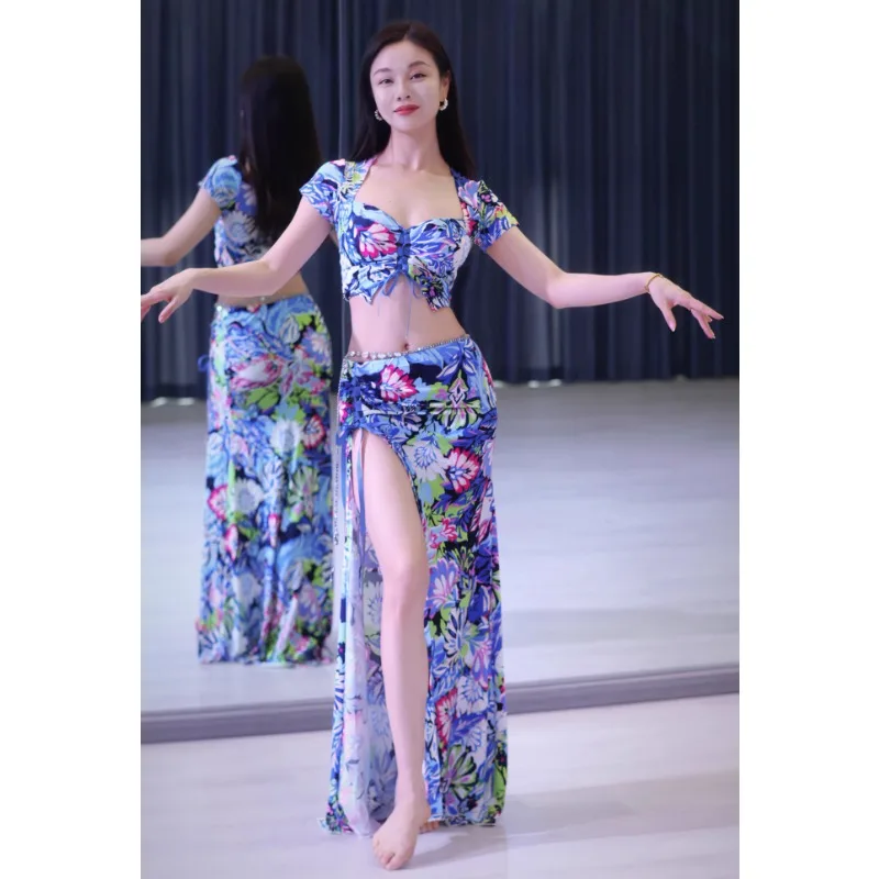 Maßgeschneiderte Bauchtanzkostüme, orientalisches Tanzkleid, blaues Übungskleid zum Binden, bedruckte Oberteile und Schlitzröcke