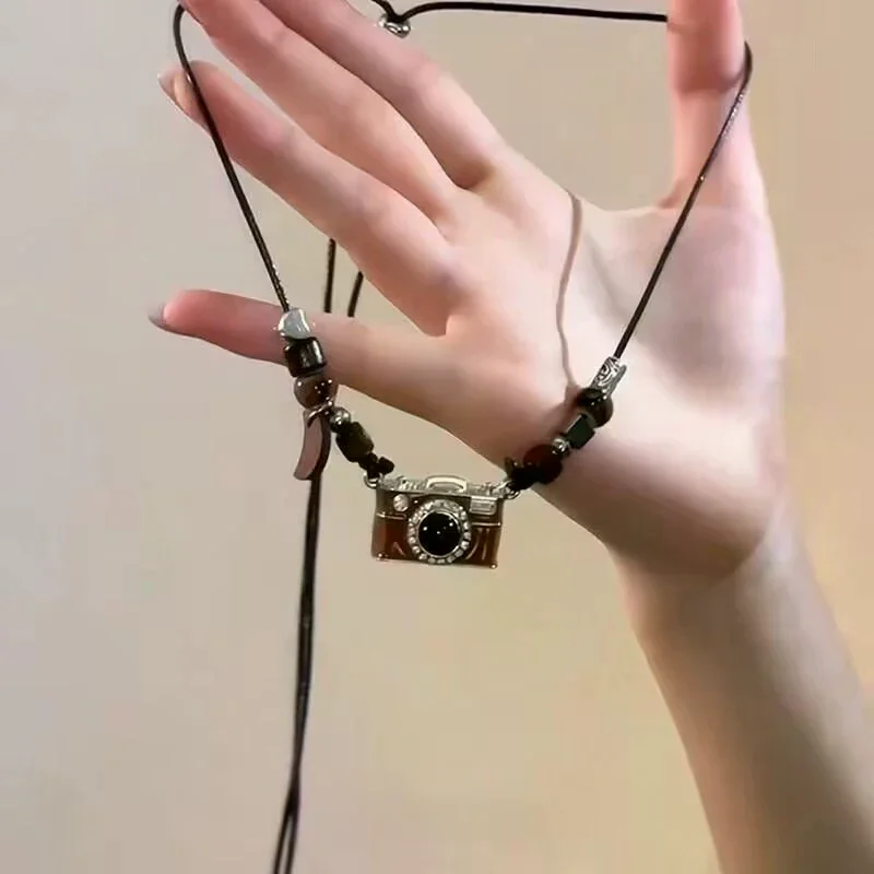 Vintage Brown Camera Pendant Necklace 2025 Simple Fashion Women Men Adjustable Sweater Chain Punk Jewelry Accessories